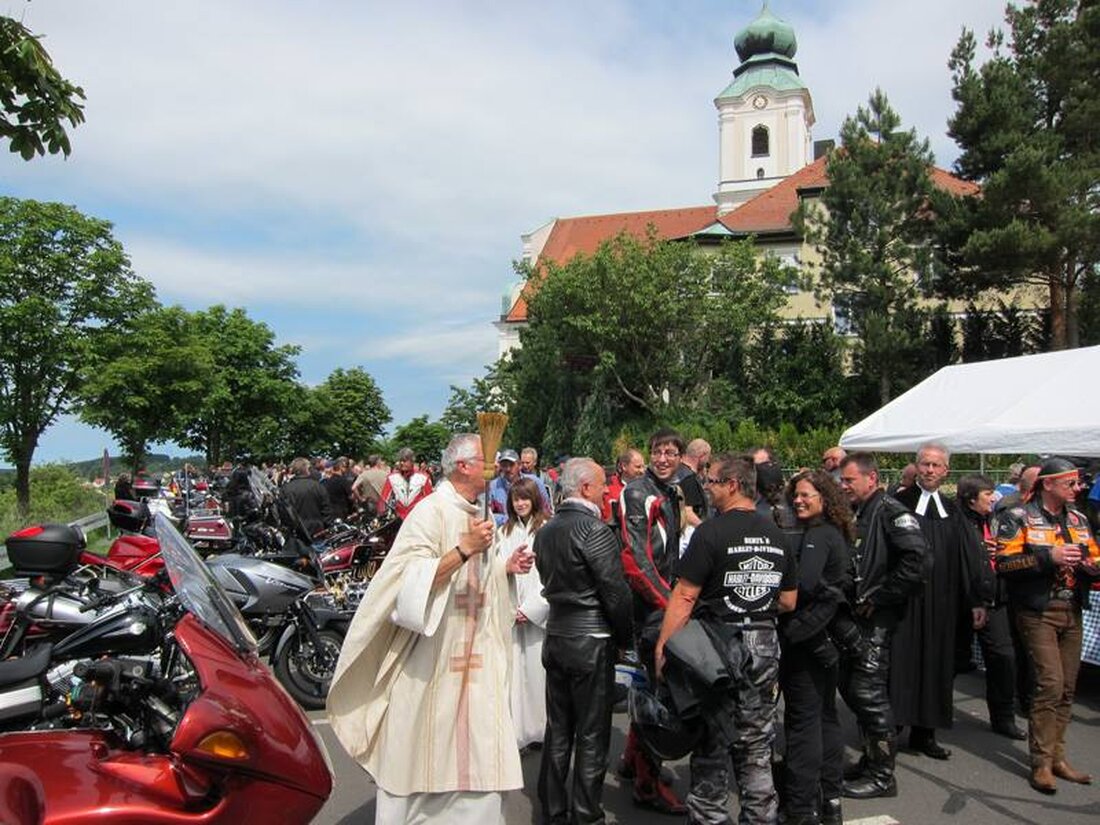 Neustadt/Waldnaab. Die Motorradfreunde “Blue Knights Germany 7”  laden am Vatertag zum Motorradgottesdienst in die Klosterkirche St. Felix ein. Ab 10 Uhr werden dort die Zweiräder gesegnet. Wer also an diesem Tag [&hellip;]