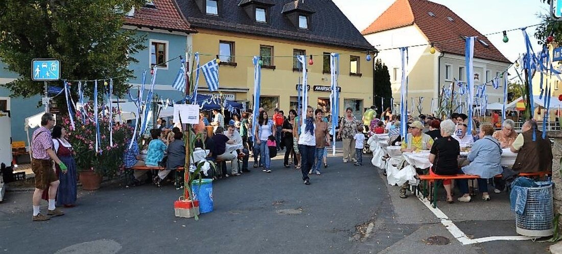 Pleystein. Es ist noch ein Geheimtipp: Das Multi-Kulti-Bürgerfest in Pleystein, das am Samstag rund um die Kreuberg-Kirche steigt. Ab 18 Uhr präsentieren rund um den Rosenquarz die Pleysteiner Vereine akustische und  kulinarische [&hellip;]