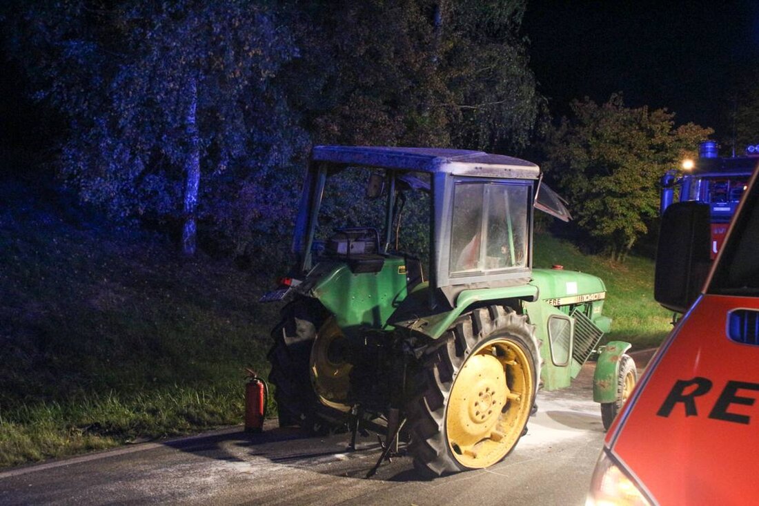 Vohenstrauß. Bei einem Verkehrsunfall am Samstag wurde ein Traktorfahrer schwer verletzt. Er verstarb wenige Stunden später im Klinikum. Am Samstag befuhren ein Traktor und ein Mercedes die Staatsstraße 2166 von Vohenstrauß kommend in [&hellip;]