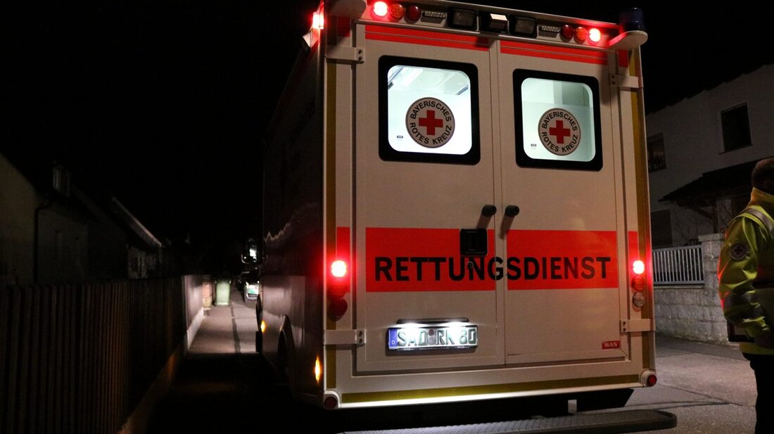 Weiden. Ein Mann verletzte sich gestern schwer an der Hand, als er mit einem Böller hantierte.  Ein Mann (36) aus Weiden erlitt erhebliche Verletzungen an der rechten Hand, als er [&hellip;]