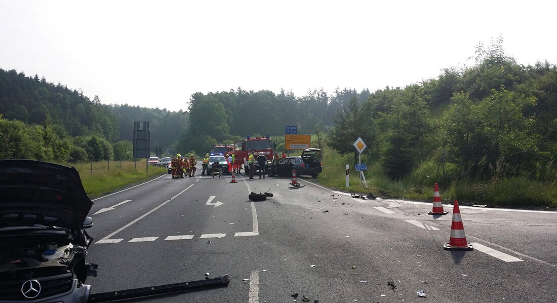 Neustadt/WN. Heute Morgen kam bei der Autobahnauffahrt zur A93 bei Neustadt zu einem Unfall. Nach ersten Meldungen sind die Pkws frontal ineinander gekracht.  Eine Autofahrerin wollte von der B15 bei [&hellip;]