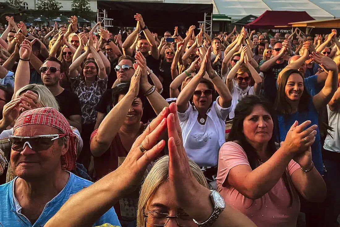 Tirschenreuth. Die Oberpfalz feiert wieder! Für eineinhalb Tage ist die Kreisstadt Tirschenreuth der bunte Austragungsort für das Innovationsvolksfest der
Oberpfalz. Ein Großteil des Programms steht bereits fest.