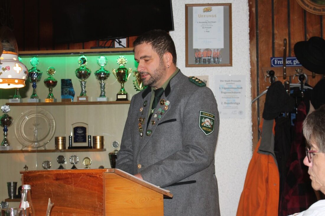 Pressath. Auf ein Jahr, das von einem „lebendigen und aktiven Vereinsleben“ geprägt gewesen sei, blickte Schützenmeister Kay Müller in der Generalversammlung der Pressather Schützengesellschaft „Eichenlaub“ zurück. 
