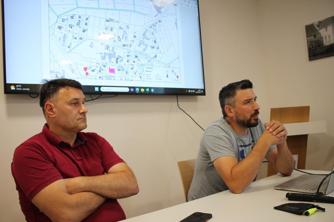 Schwarzenbach. Ein Nahwärmenetz soll ab nächstem Jahr ökologische Wärme zu Häusern am Rosenweg liefern, informierte eine Betreiberfirma im Gemeinderat.