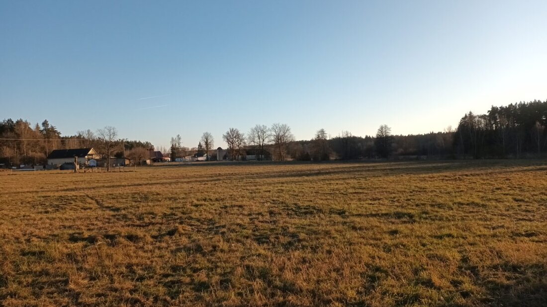 Trabitz. In der ersten Sitzung des Jahres verschob der Gemeinderat die Entscheidung über eine Photovoltaikanlage bei Bärnwinkel und stimmte einer Eigenbeteiligung von 6.513,35 Euro zum Haushalt des Vereins ILE VierStädtedreieck zu.