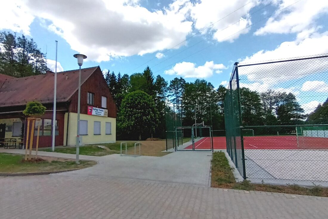 Trabitz. Kurz fiel die öffentliche Tagesordnung der Trabitzer Gemeinderats-Juni-Sitzung aus. Den Gemeindehaushalt 2025 habe das Landratsamt genehmigt, informierte Bürgermeisterin Carmen Pepiuk. Formsache war die Kenntnisnahme der gemeindlichen Jahresrechnung 2024, an die sich nun die „örtliche Prüfung“ durch den Rechnungsprüfungsausschuss anschließen wird.