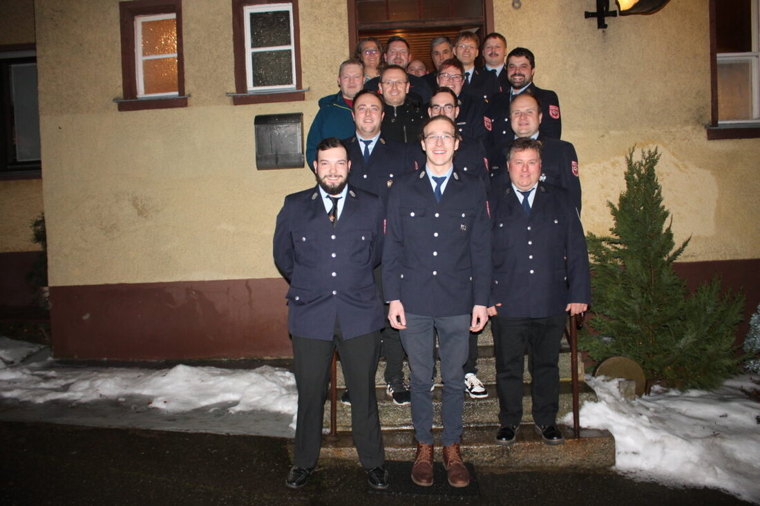 Zessau. Die Freiwillige Feuerwehr Zessau-Weihersberg wählte ein neues Leitungsteam und reflektierte ein erfolgreiches Jahr mit Veranstaltungen und Einsätzen.