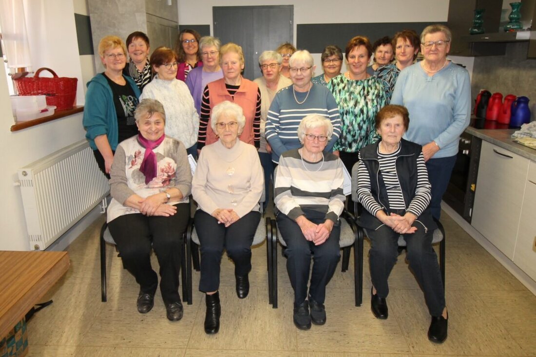Trabitz. Der Katholische Frauenbund Burkhardsreuth setzt mit einem umfangreichen Aktivitätenprogramm und 76 Mitgliedern seine Hoffnung in die Zukunft. Zum 55-jährigen Bestehen wurde den Gründerinnen gedankt und neue Ereignisse wie ein Ausflug nach Amberg geplant.