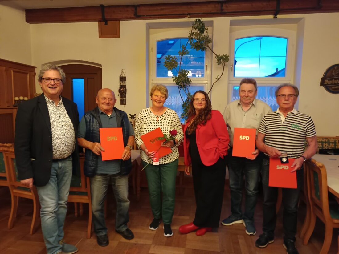 Pressath. Werner Walberer wurde zum Ehrenmitglied des SPD-Ortsvereins ernannt, seine umfangreichen Verdienste als Kommunalpolitiker und Gewerkschafter gewürdigt. Der Ortsverein bleibt mit Veranstaltungen und Initiativen wie dem Kindersommerfest und der Fahrt nach Südböhmen engagiert.