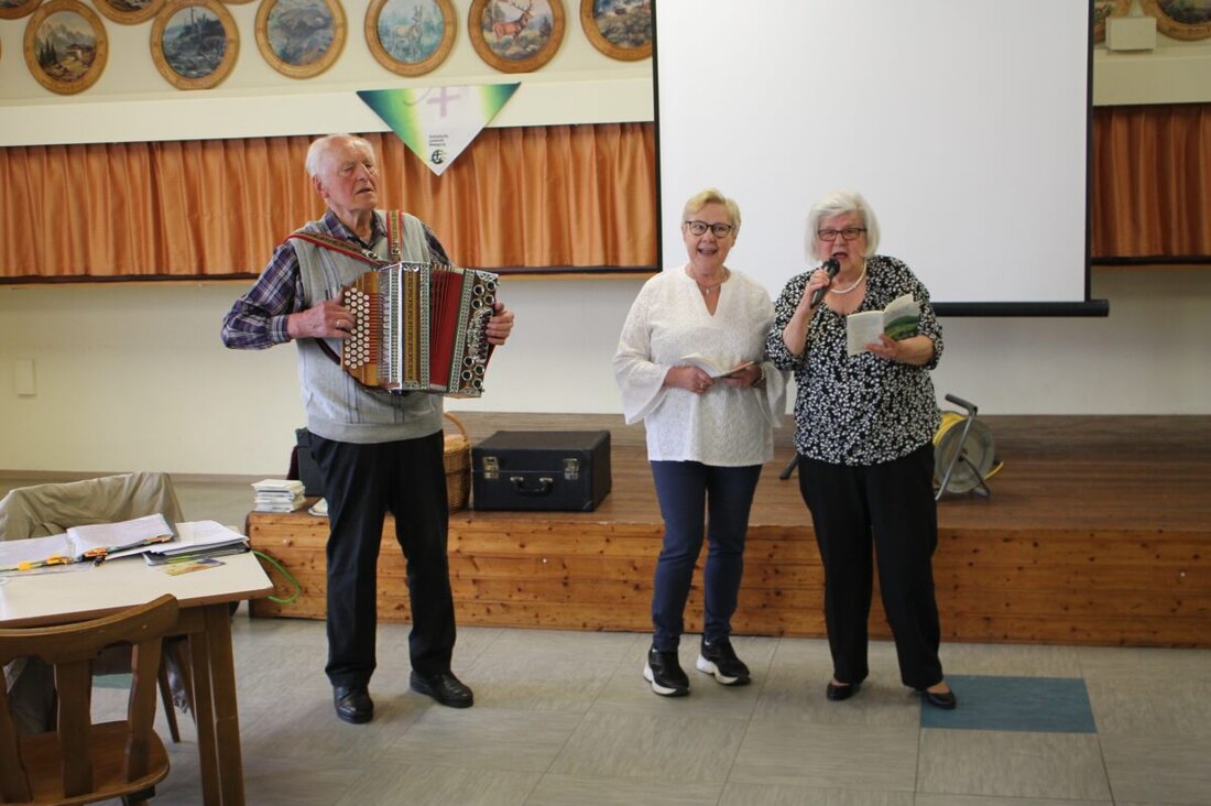 Burkhardsreuth. Pfarrer Gerhard Pausch hielt einen Vortrag über Maria und Josef als Vorbilder der Hoffnung für etwa 60 Senioren. Die Veranstaltung wurde musikalisch umrahmt und bot reichlich Kuchen.