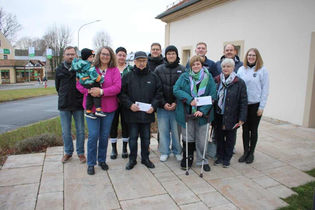 Trabitz. Beim "Adventszauber" in Trabitz kamen 2.500 Euro zusammen, die für Kinder- und Jugendarbeit sowie Spenden verwendet werden.