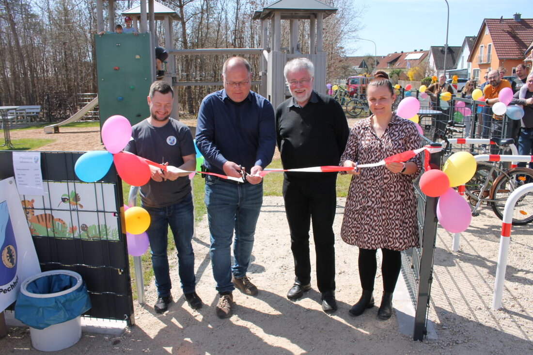 Schwarzenbach. Was lange währt, wird endlich gut: Im Fall des neuen Pechhofer Spielplatzes zogen sich Planungen, Verhandlungen, Rodungs- und Bauarbeiten über fünf Jahre hin, doch die Mühe hat sich gelohnt.