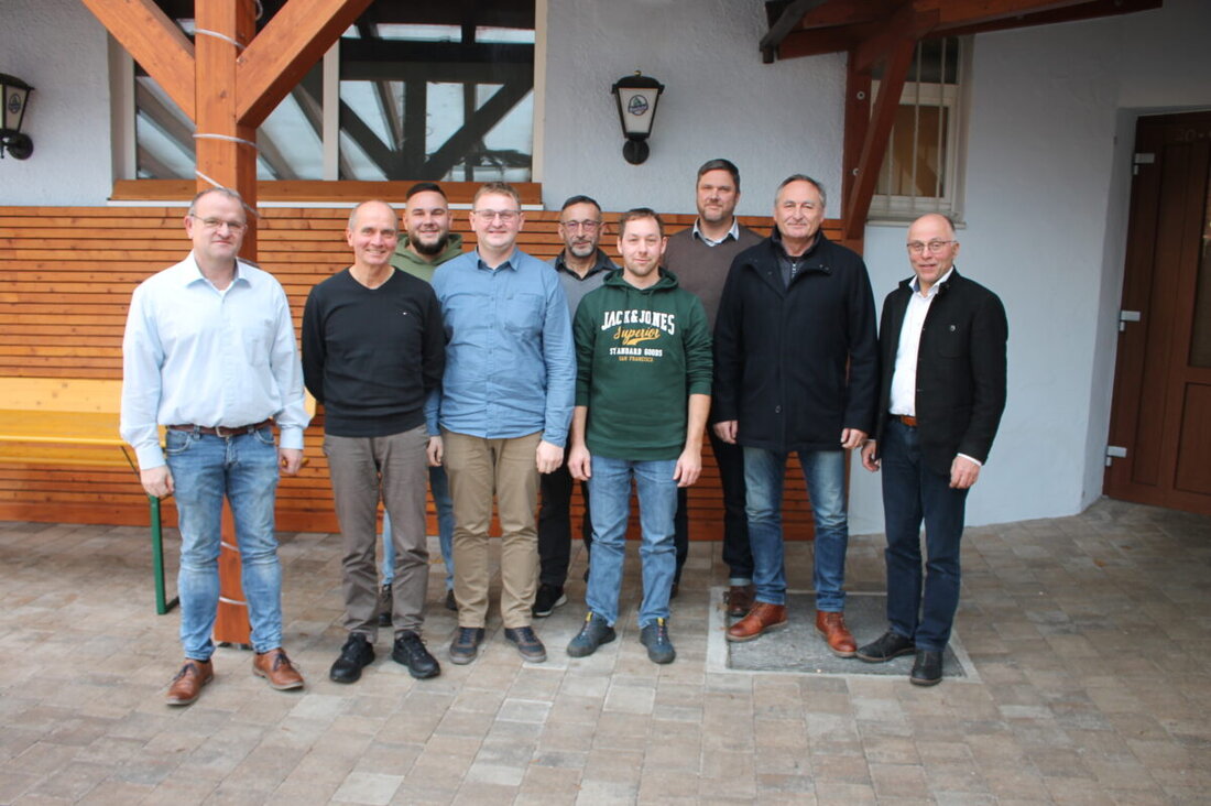 Pressath. Die Straßenmeisterei Eschenbach hatte 2024 ein umfangreiches Aufgabenpaket, zentral war der Winterdienst und verschiedene Bauprojekte. Neue Bauprojekte und Ausbildungsplätze waren ebenso Thema wie die Anerkennung für langjährige Dienste im Winterdienst.