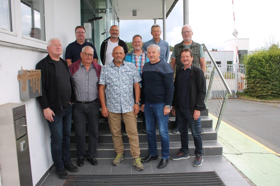 Trabitz. Ehemalige Leistritz-Lehrlinge feierten 50 Jahre nach Start am 1. September 1975 Wiedersehen, seit 1942 bildete Leistritz über 500 Menschen aus und 1979 erstmals eine Werkzeugmacherin.