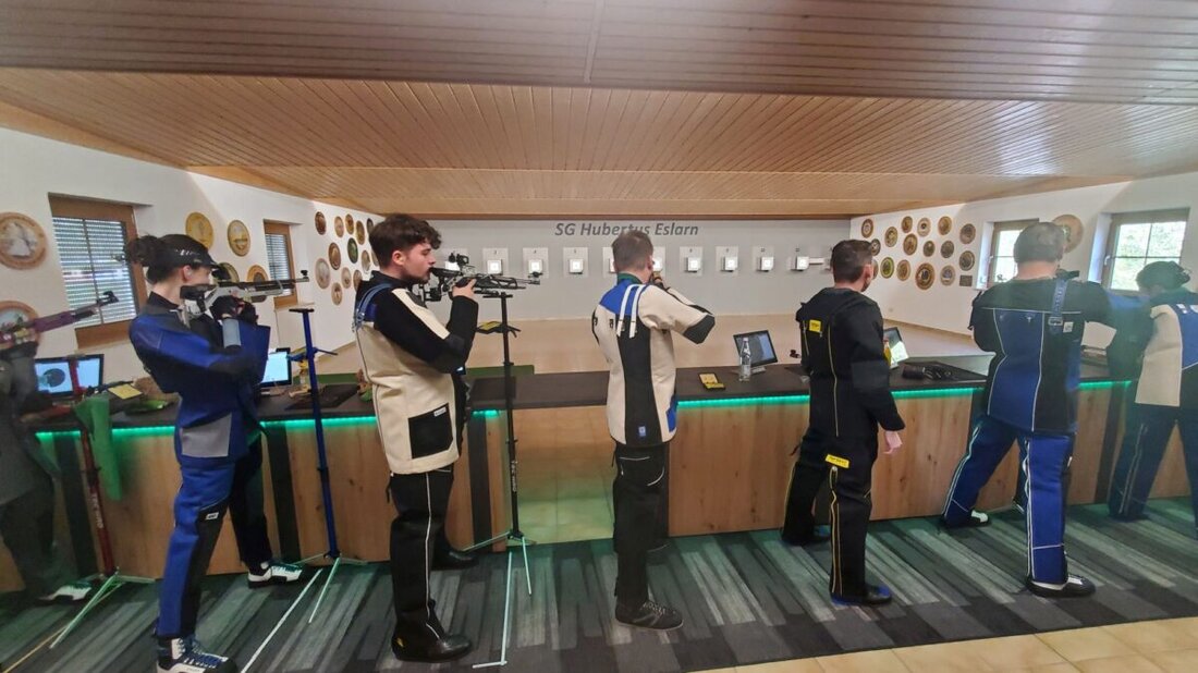 Eslarn. Die Aufstiegskämpfe in die Bezirksliga Nord der Luftgewehr- und Luftpistolenschützen finden nur alle drei Jahre im Sportschützengrenzgau Vohenstrauß statt. Der Gastgeber war in diesem Jahr die Schützengesellschaft Hubertus in Eslarn.