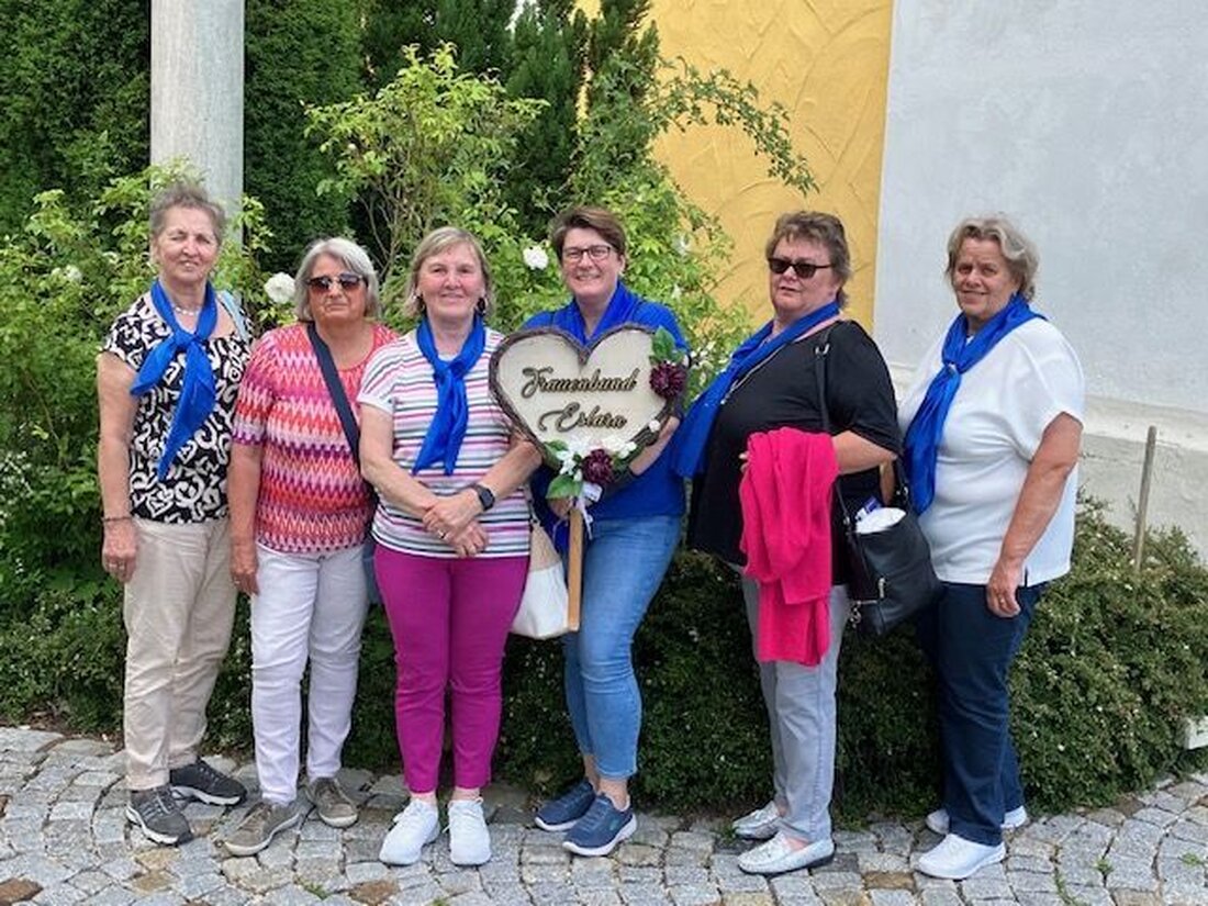 Eslarn. Eine Abordnung des katholischen Frauenbundes aus Eslarn nahm bei herrlichem Wetter an der Diözesanwallfahrt nach Eichlberg teil. Sie feierten einen Freiluftgottesdienst, genossen ein Sommerfest und besichtigten die Wallfahrtskirche.