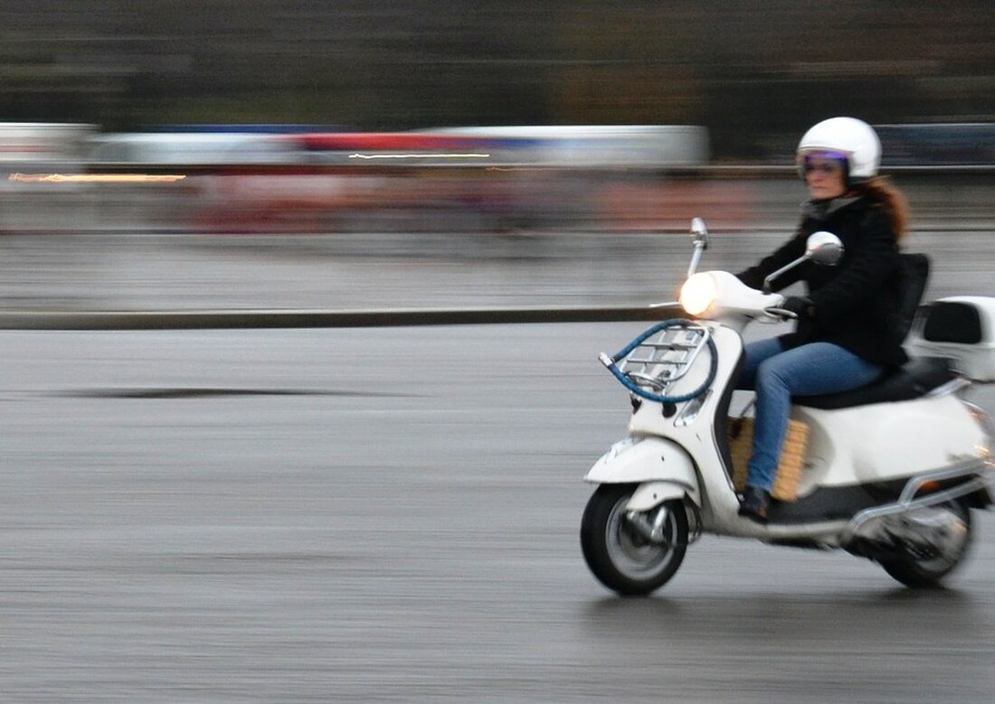 Wurz. Ein Autofahrer übersah beim Abbiegen eine junge Mofafahrerin (15). Das Mädchen wurde bei dem Unfall am Knie verletzt.  Der Mann (49) aus dem östlichen Landkreis fuhr in Wurz entlang der [&hellip;]