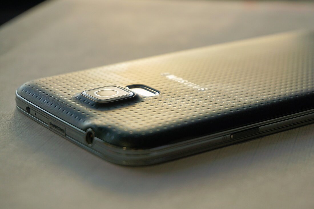 Weiden. Eine junge Frau (18) hat auf der Damentoilette im CityCenter in Weiden ihr Handy vergessen. Als ihr das auffiel, war es leider schon zu spät.  Gegen 16 Uhr am [&hellip;]