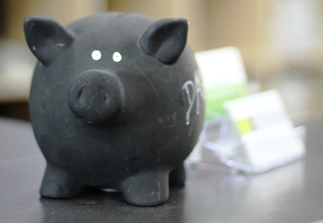 Mitterteich. Ein Unbekannter brach in ein Gartenhaus der Kinder- und Jugendgruppe des Gartenbauvereins ein und nahm ein Sparschwein mit. Die Tat fand bereits im Zeitraum zwischen Sonntag, 07.01., und Donnerstag, [&hellip;]