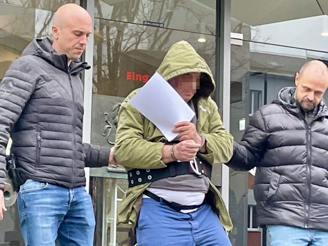 Weiden/Waldsassen. Der Haftrichter am Amtsgericht Weiden hat am Freitagvormittag Haftbefehl gegen einen 67-Jährigen aus Waldsassen erlassen. Er lautet auf Mord. Der Mann soll seinen Mieter erschossen haben.