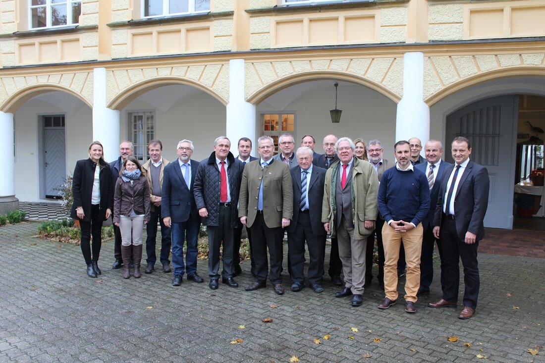 Weiden/Neustadt/WN/Guteneck. Das “Plus der Oberpfalz” traf sich zur Mitgliederversammlung in Guteneck. Dabei zeigte sich nicht nur das Schloss Guteneck sondern auch die Firma uplifter dem Verein von der besten Seite.  Im Verein [&hellip;]