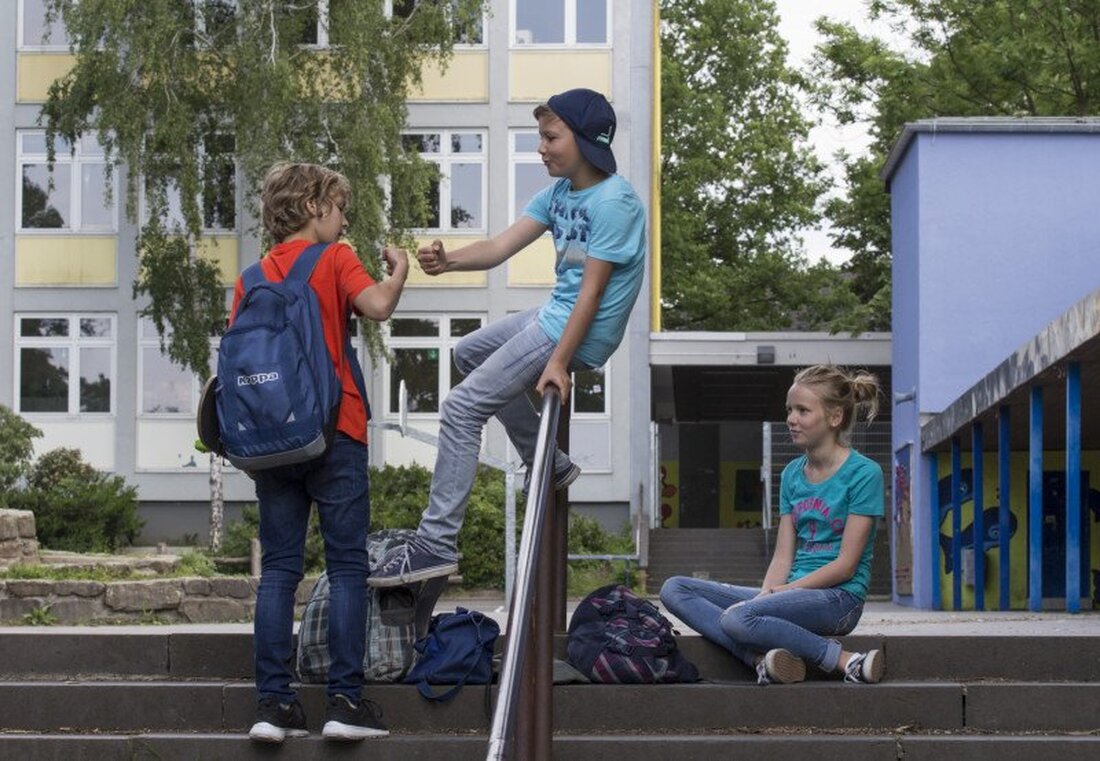 Weiden. In Kürze beginnt das neue Schuljahr. Nach einem von Schulschließungen und Homeschooling bestimmten ersten Halbjahr und sechs Wochen Ferienpause stehen Schüler, Eltern und Lehrer damit vor neuen Herausforderungen. Tipps [&hellip;]