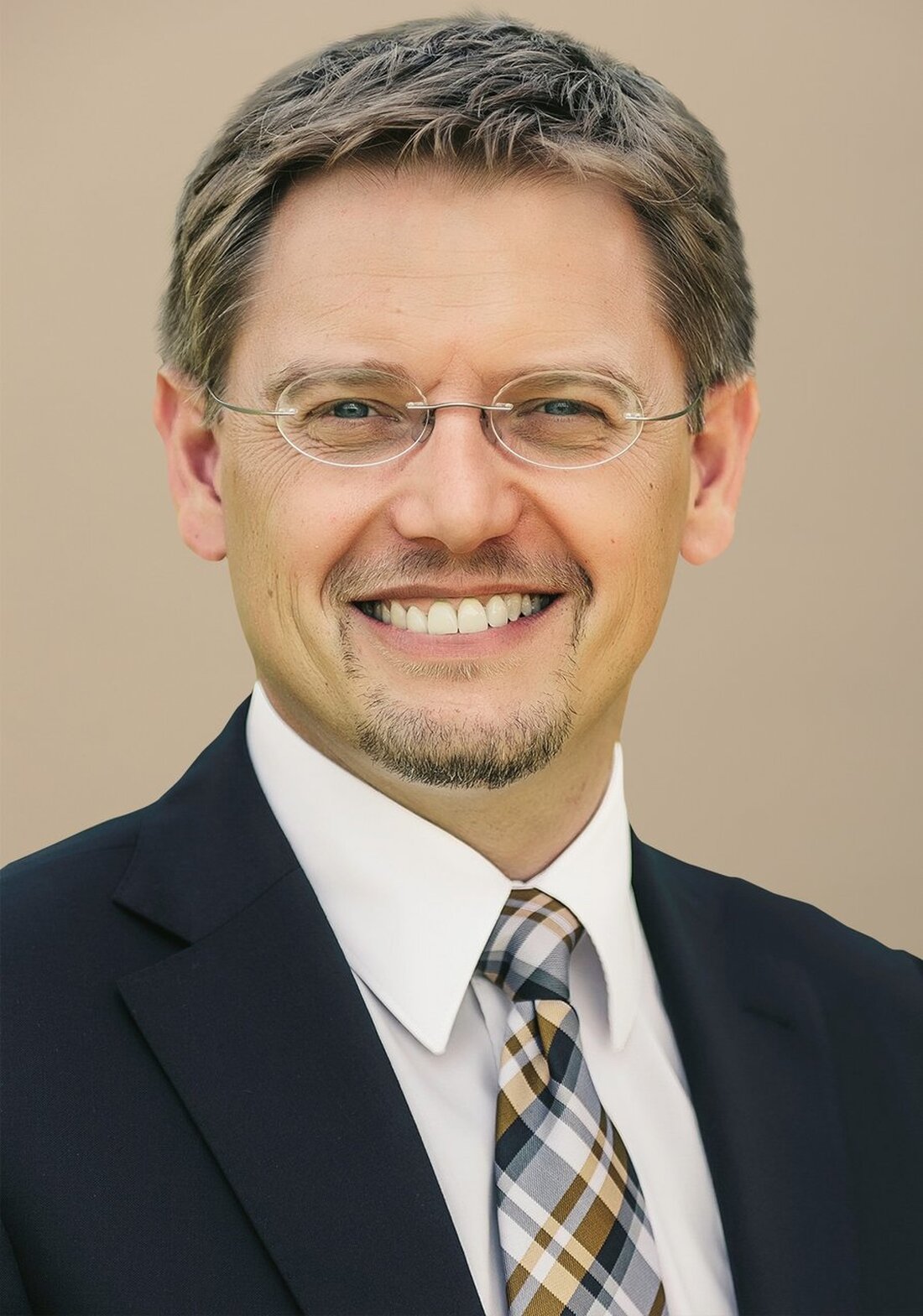 Tirschenreuth. Mit einem Traumergebnis von 96 Prozent wählte die CSU Landtagsfraktion den 48-jährigen Landtagsabgeordneten Tobias Reiß zum Vorsitzenden des Arbeitskreises für Fragen des öffentlichen Dienstes. Er folgt damit der Oberbayerin [&hellip;]