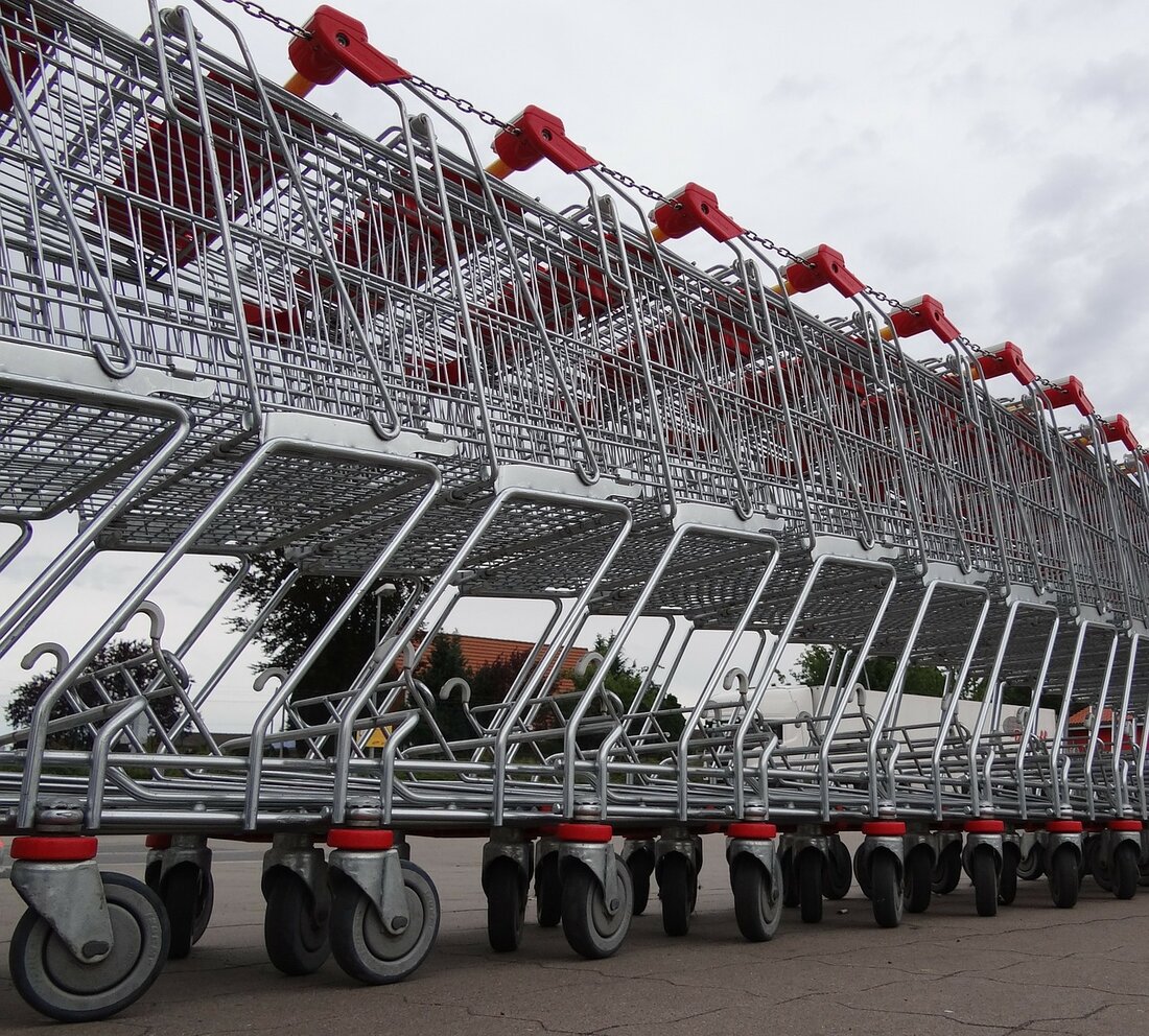 Tirschenreuth. Eine Autofahrerin erfasst eine Fußgängerin auf einem Supermarkt-Parkplatz. Sie kommt zur Behandlung ins Krankenhaus.  Diesen Einkauf von Donnerstagmittag wird eine Frau (62) wohl nicht so schnell vergessen. Wie die [&hellip;]