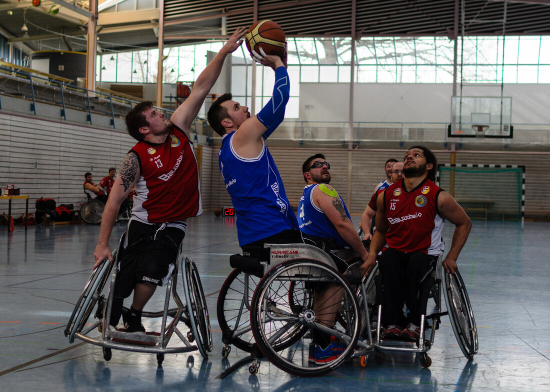 Weiden. Beide Teams der Oberpfälzer Rollstuhlbasketballer waren wieder im Liga Einsatz. Die Erste musste zu den direkten Gegnern um den Klassenerhalt nach Pforzheim mit München und schaffte das auch mit Bravour. Die [&hellip;]