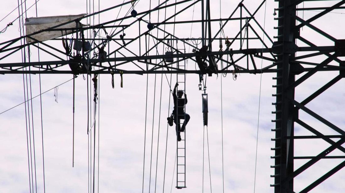 Weiden. Die Stadt Weiden weißt in einer Pressemitteilung darauf hin, dass die Pläne zum SüdOstLink noch bis 12. März im Rathaus eingesehen werden können.  Das Unternehmen TenneT, ein Übertragungsnetzbetreiber für Strom, plant [&hellip;]