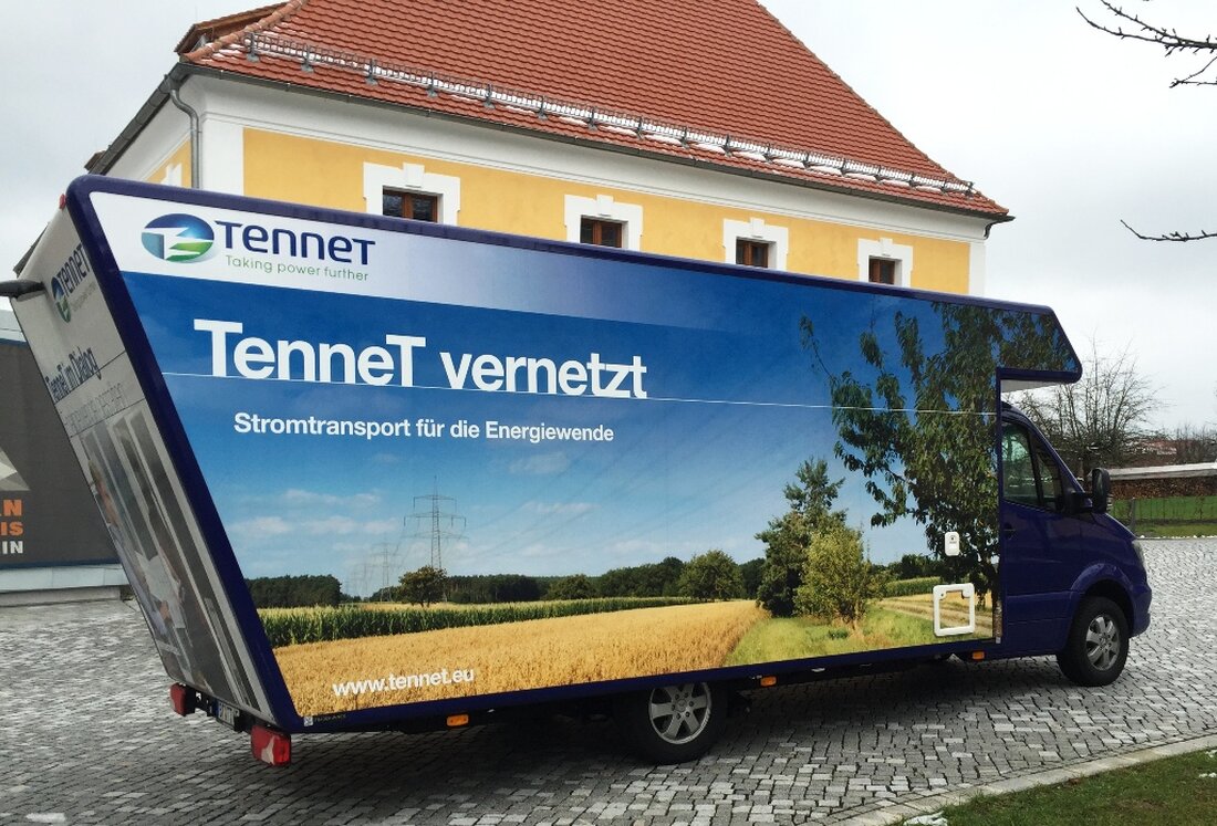 Parkstein. Die Firma Tennet TSI GmbH beabsichtigt ihr überregionales Stromnetz, durch einen Ersatzneubau der bestehenden Höchstspannungsleitung Ostbayernring auf der Strecke von Schwandorf bis nach Redwitz (Oberfranken), zu erweitern. Dort, wo von der bestehenden [&hellip;]