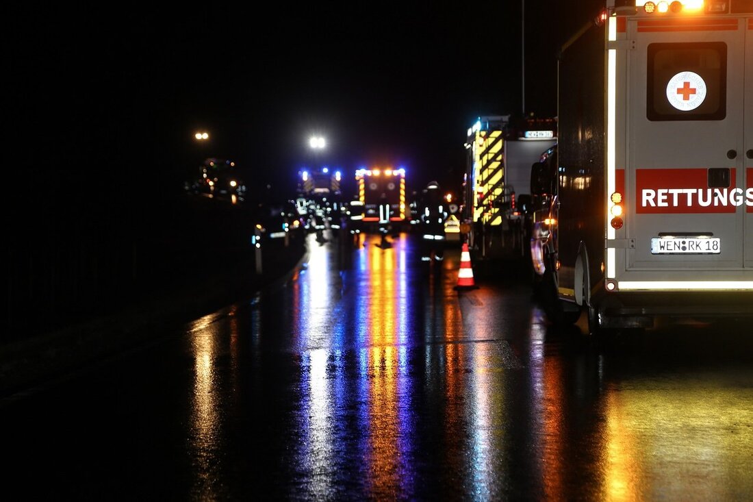 Kirchendemenreuth. Zwischen Windischeschenbach und Altenstadt/WN sind zwei Autos im Gegenverkehr ineinander gekracht. Sie kamen beide von der Straße ab. Wie sich herausstellte, war die Verursacherin angetrunken. Ersten Mitteilungen zufolge touchierten [&hellip;]