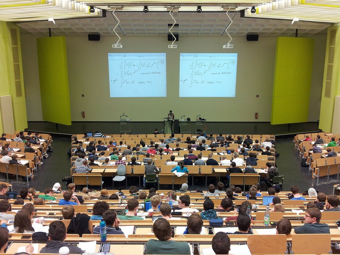 Weiden. Was ist eigentlich der Unterschied zwischen Uni und Fachhochschule? Wie läuft so ein Studium eigentlich ab und woher bekomme ich das Geld dafür? Für Alle, die sich für ein [&hellip;]