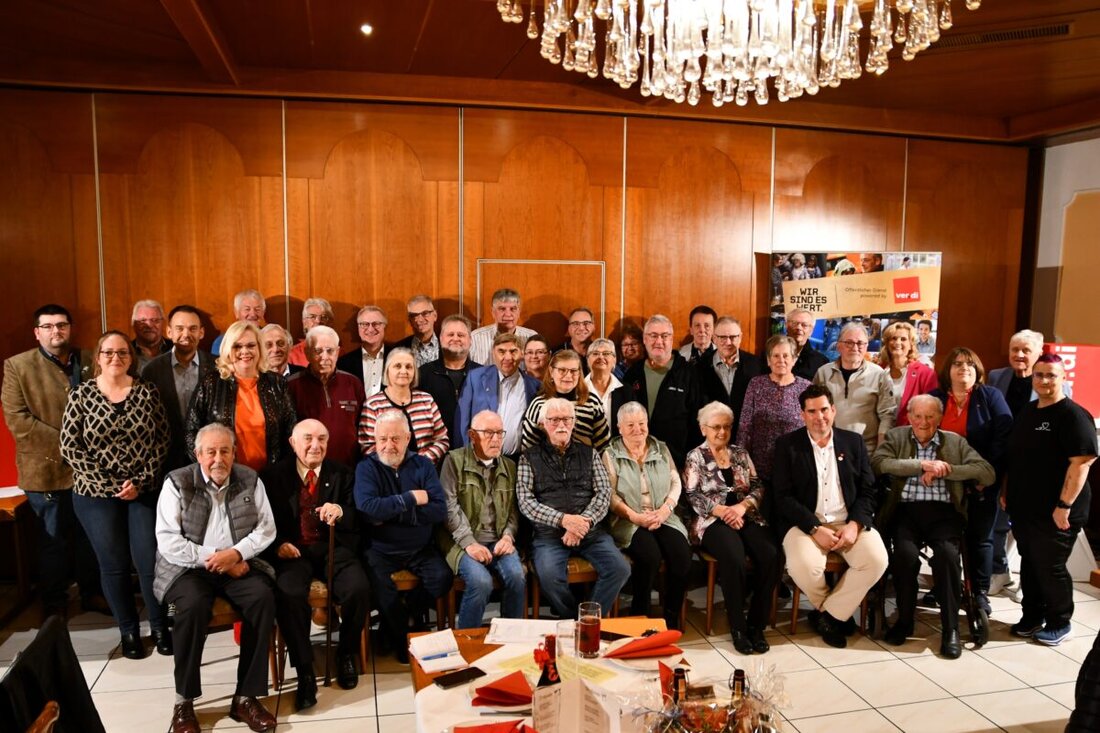 Weiden. Ver.di ehrte am Wochenende zahlreiche Mitglieder aus der nördlichen Oberpfalz. Im Lehner-Saal in Rothenstadt wurden Jubilare für 25 bis 75 Jahre Mitgliedschaft ausgezeichnet.