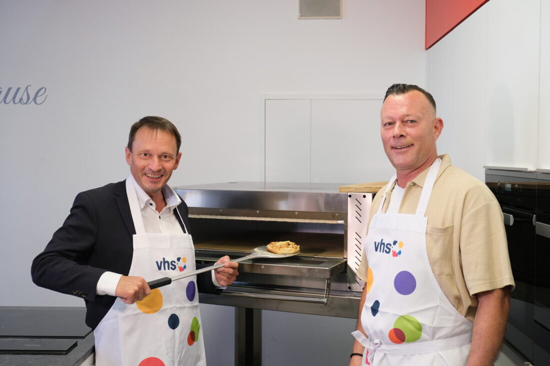 Weiden. Stefan Frischholz bleibt bis 2029 Geschäftsführer der Volkshochschule Weiden-Neustadt gGmbH und führt weiterhin ein Team von 57 Beschäftigten.