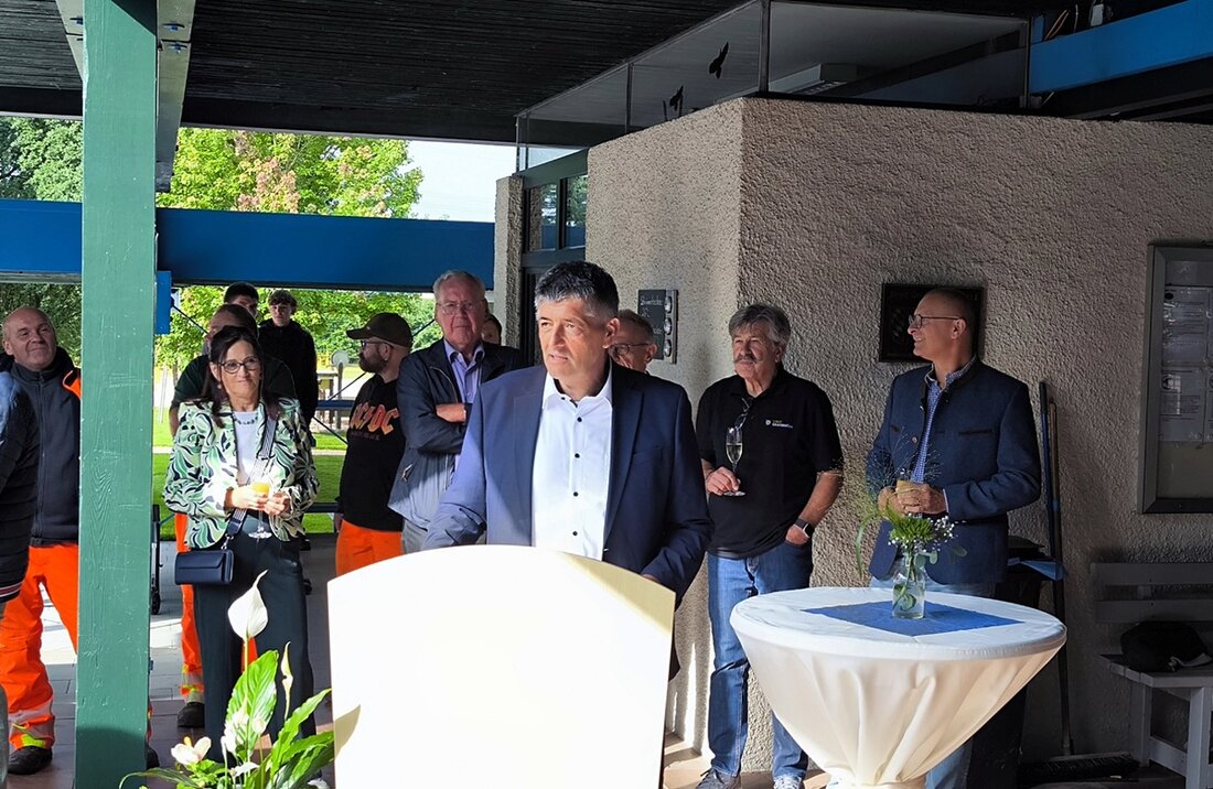 Grafenwöhr. Nach nur elf Monaten Bauzeit wurde das traditionsreiche Grafenwöhrer Waldbad am Donnerstag offiziell wiedereröffnet.