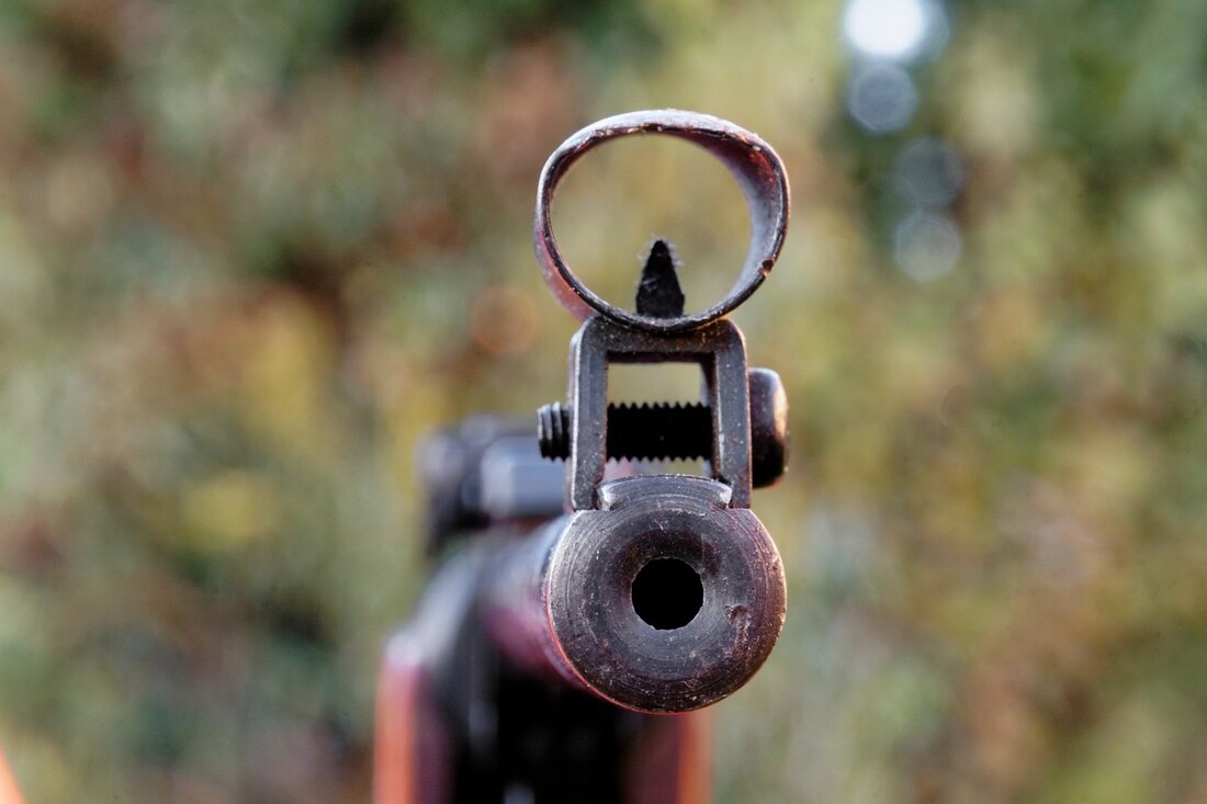 Tirschenreuth. In einem Waldstück bei Wondreb hat ein Unbekannter mehrere Schüsse abgefeuert. Die Polizei hat einen Verdacht.  Am Donnerstag, den 08.12.2016, zwischen 21.00 Uhr und 22.30 Uhr, wurden in einem [&hellip;]