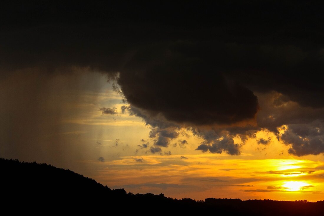 Weiden/Neustadt/WN/Tirschenreuth. Gestern war der längste Tag des Jahres, heute aber ist wohl der heißeste. Zumindest für diese Woche. Der Deutsche Wetterdienst warnt deshalb vor Waldbrandgefahr und Unwettern.  Der Deutsche Wetterdienst [&hellip;]