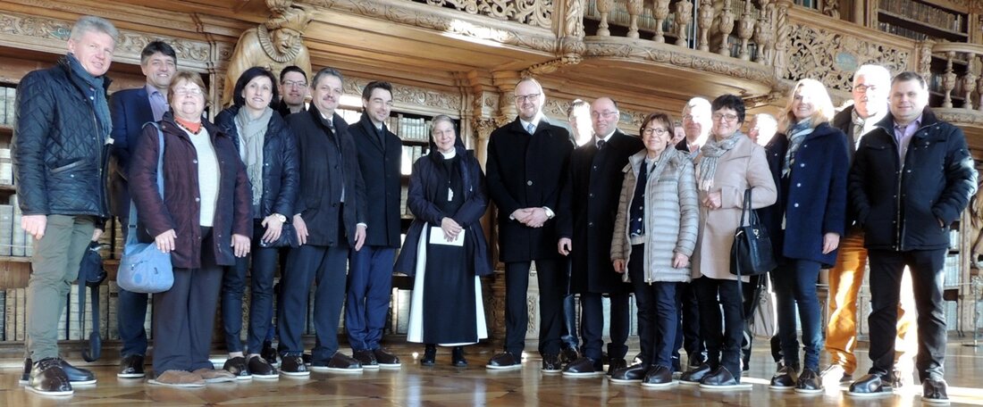 Neustadt/WN. Die CSU Kreistagsfraktion traf sich zur Klausurtagung im Kloster Waldsassen. Die Ergebnisse des zweitägigen Treffens stellte Fraktionsvorsitzender Stephan Oetzinger im Gasthof Weißes Rössl in Neustadt der Öffentlichkeit vor. Das Thema [&hellip;]