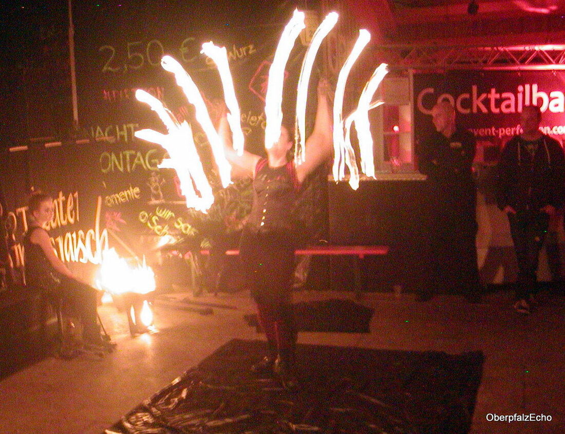 Wurz. Mit einer Halloween-Party ging die Festsaison in der Wurzer O`Schnitt-Halle zu Ende. Über 200 Gäste mit Masken, Kutten und anderen Kostümierungen hatten sich teilweise viel Mühe bei ihren Verkleidungen [&hellip;]