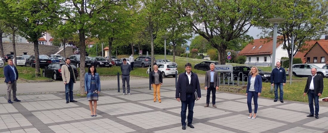 Neustadt/WN. Die CSU Kreistagsfraktion hat ihre Vorstandschaft gewählt: Wer bleibt, wer geht?  Von Gerald Morgenstern  Edgar Knobloch (55) bleibt an der Spitze der CSU-Kreistagsfraktion. Auf Vorschlag von Landrat Andreas Meier [&hellip;]