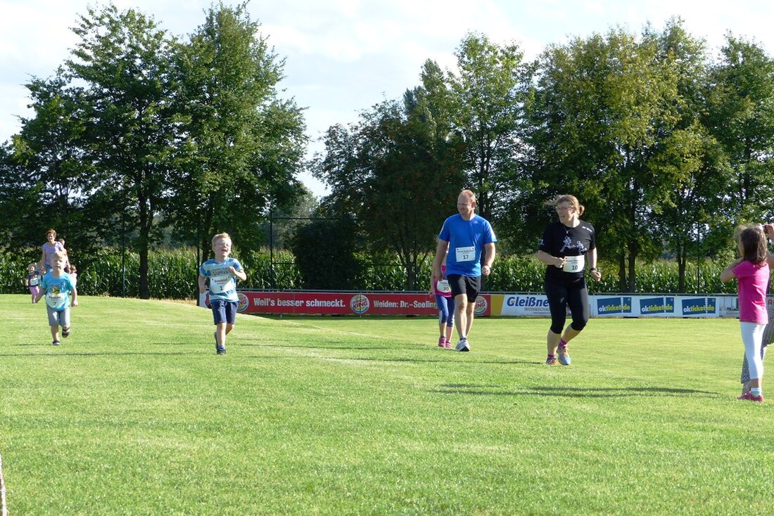 Wurz. Unterteilt in sieben Klassen fand der 3. Hobby-Cross-Lauf des SV Wurz statt. Bei familiärer Athmosphäre verzeichneten die Verantwortlichen um Stefan Gleißner mit insgesamt 49 Startern wieder eine Steigerung der [&hellip;]