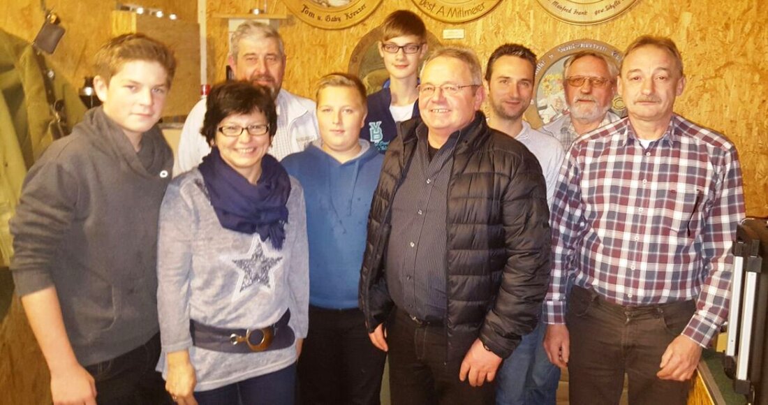 Wurz. Zur Weihnachtsfeier mit Preisverleihung des Weihnachtsgansschießen lud die Schützengesellschaft „Waldnaab“ Wurz ein. Bei Glühwein, Lebkuchen und Plätzchen erschienen die Mitglieder im Vereinsheim um ihren Weihnachtsbraten abzuholen. Erster Schützenmeister Martin [&hellip;]