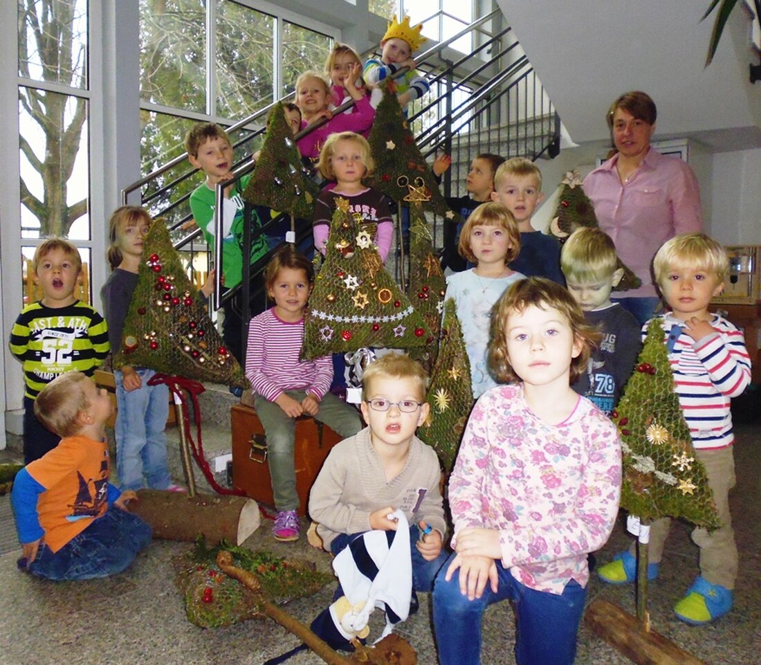 Wurz. Wie in jedem Jahr kurz vor dem ersten Advent, hat sich auch heuer wieder Barbara Flieger bereit erklärt mit dem Kindergarten zu basteln. Die Kinder brachten Moos, Tannenzapfen, Hagebutten, [&hellip;]