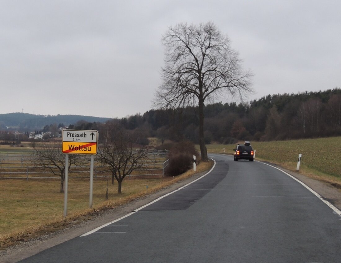 Theisseil. Der Restausbau der NEW 24 von Pressath nach Wollau kann beginnen, die Grundstücksverhandlungen waren erfolgreich. Baudirektor Gerhard Kederer stellte der CSU-Kreistagsfraktion die für 2017 geplanten Tiefbauprojekte vor. Schwierig gestaltet [&hellip;]