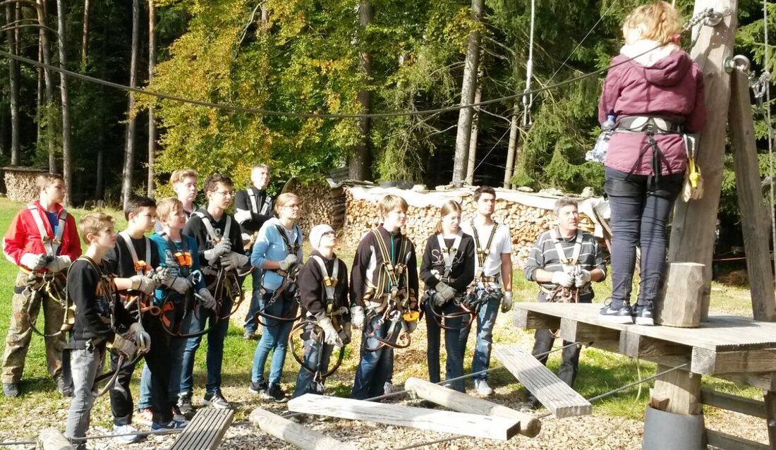 Wurz. Es war ein gelungener Tag für alle. Die Wurzer Ministranten haben bei ihrem Ausflug in den Klettergarten nach Pottenstein einiges erlebt. Nicht nur der einfache Kletterpfad “Faultier” wurde erkundet, sondern [&hellip;]