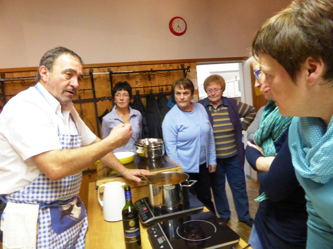 Wurz. Zum Wildkochkurs lud der Katholische Frauenbund Wurz im Gemeindehaus ein. Otto Uhl aus Wurz bereitete drei Wildgerichte vom Hirschen zu. Auf dem Kochplan stand als Erstes der Hirschschmorbraten, gefolgt [&hellip;]
