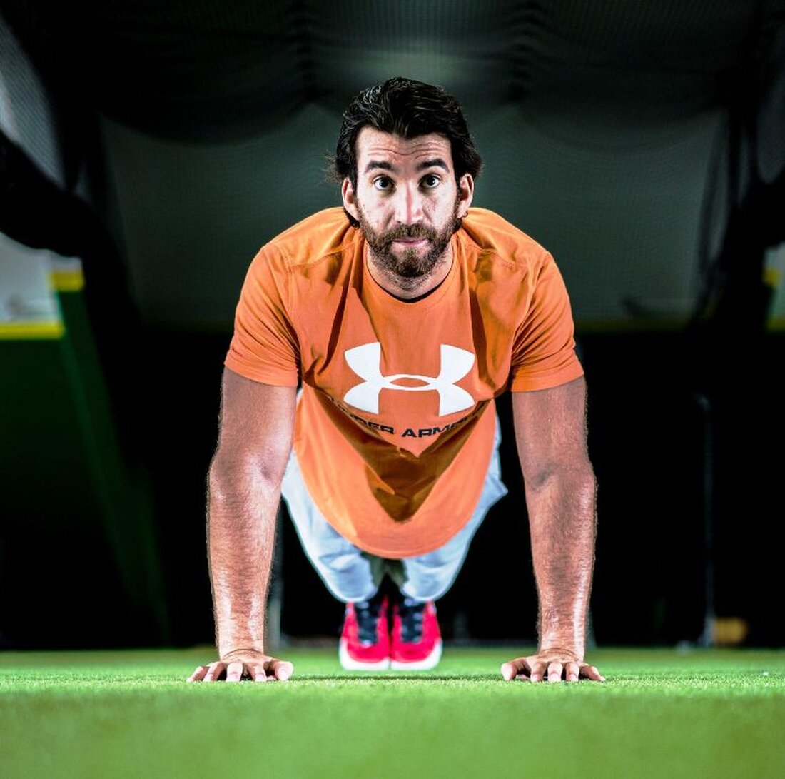 Weiden. Einmal dem legendären Trainer Mark Verstegen über die Schulter schauen: Für den Weidener Personaltrainer Christian Wolf wurde dieser Traum wahr. Von Udo Fürst Wer rastet der rostet. Unter diesem [&hellip;]