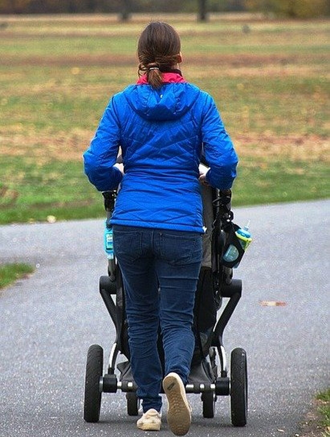 Weiden. Diese Familie hatte einen echt guten Schutzengel. Ein junger Autofahrer übersah die Frau und ihre Kinder beim Abbiegen.  Gestern gegen 18:15 Uhr ereignete sich in der Königsberger Straße in [&hellip;]
