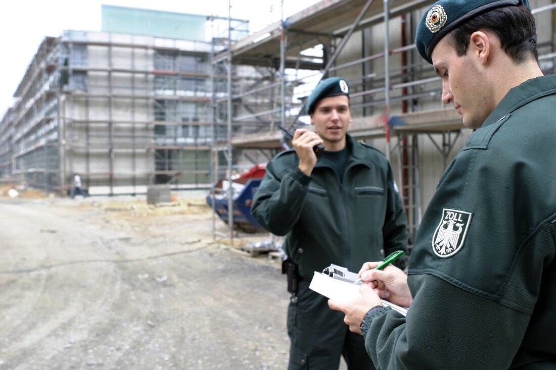 Weiden/Tirschenreuth/Neustadt/WN/Regensburg. Das Hauptzollamt in Regensburg, mit dem Dienstsitz in Weiden, hat vor einigen Tagen wieder Ermittlungen zu der Finanzkontrolle Schwarzarbeit im Baugewerbe durchgeführt.  Dabei wurden an den beiden Tagen durch die [&hellip;]
